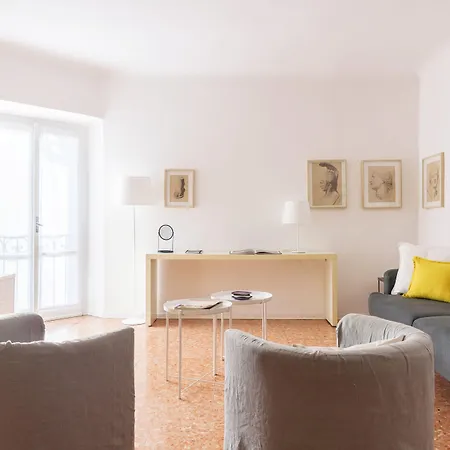 Siri Master Guest Apartmán *